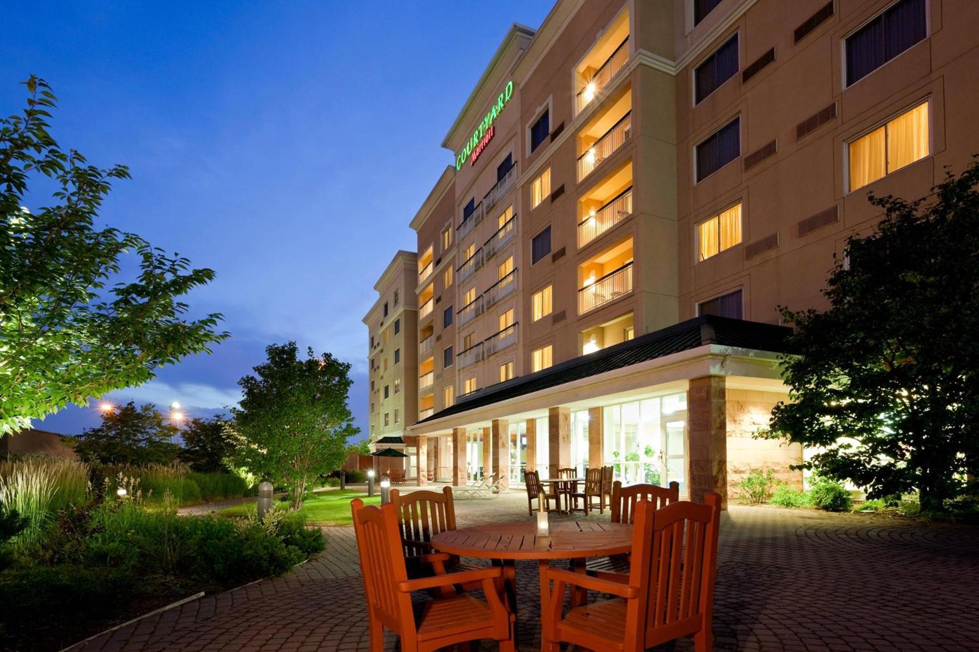 คอร์ตยาร์ด บาย แมริออท มาร์คแคม Hotel มาร์คัม ภายนอก รูปภาพ